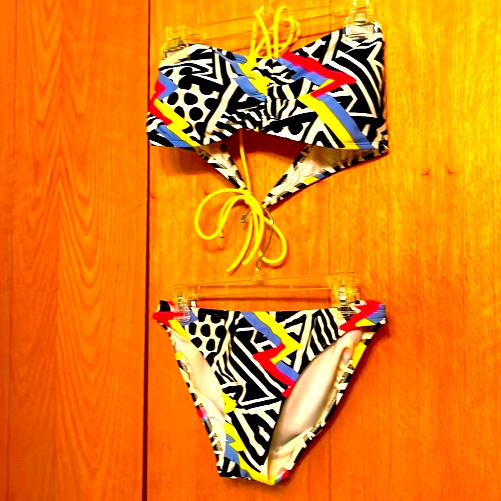 OP white black colorful geometric print Bikini Juniors XL Top L Bottom VGUC